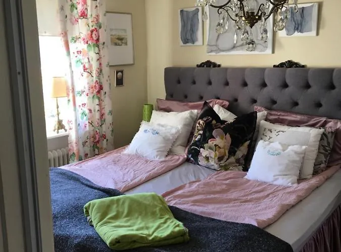 Bo Naera Och City. Villa Göteborg