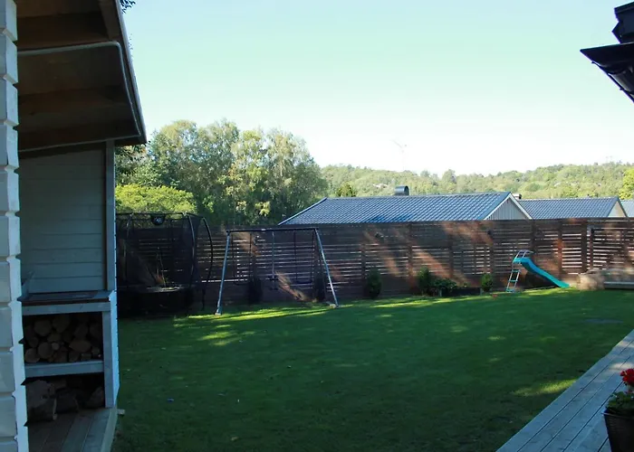 Between The Trees Villa *