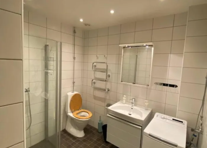 Comfortable In Centre *