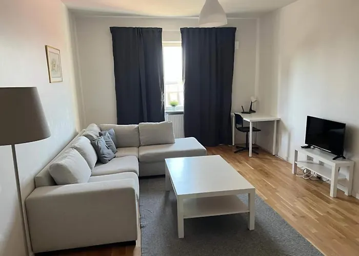 Comfortable In Cozy Location Apartment *