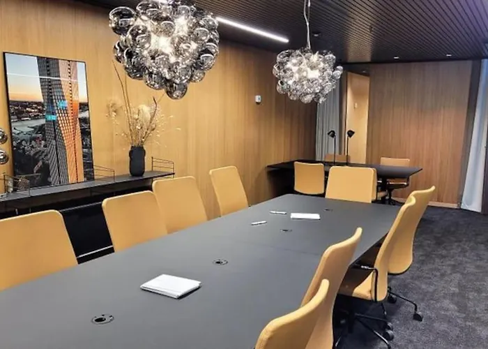 Karlatornet Queen Bed *