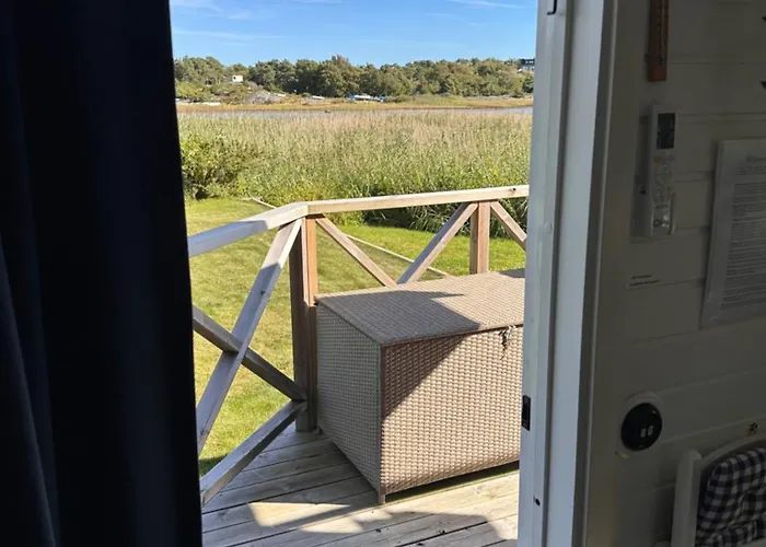 Backstugan - Litet Hus Med Storslaget Laege Goteborg