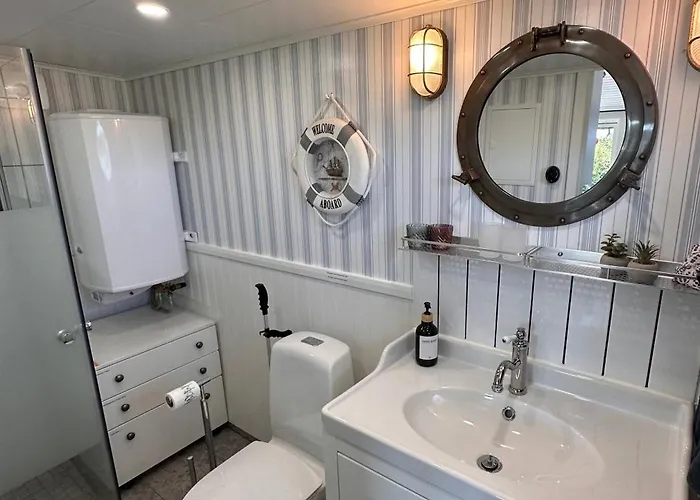 Casa vacanze Backstugan - Litet Hus Med Storslaget Laege