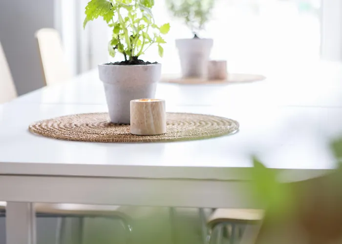 Linneplatsens & * Göteborg