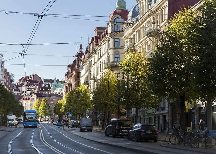 Linneplatsens & * Göteborg