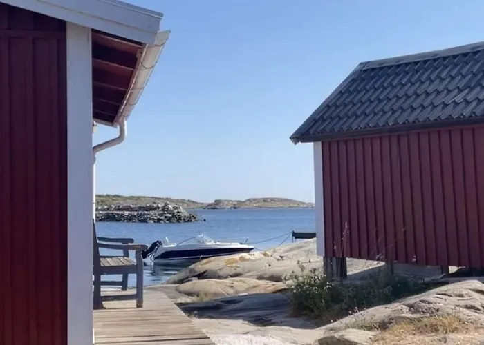 Seaside House In Sandvik With Pool 펜션