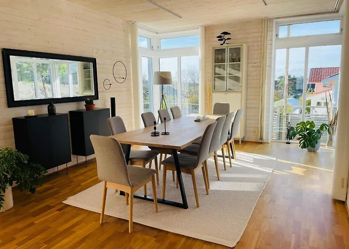 Seaside House In Sandvik With Pool 펜션 *