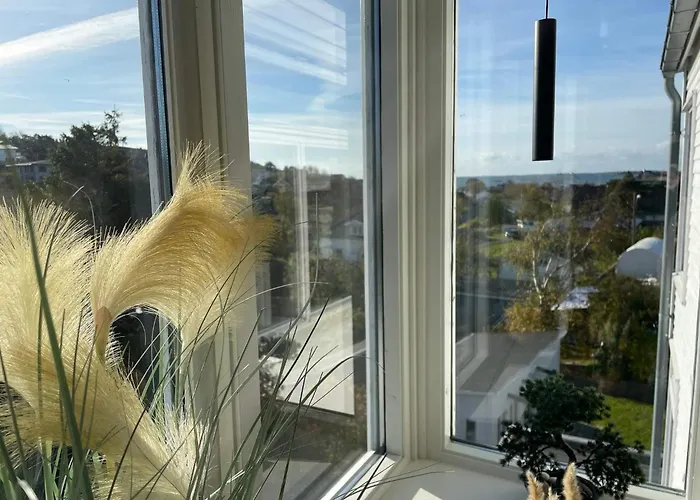 Seaside House In Sandvik With Pool 펜션