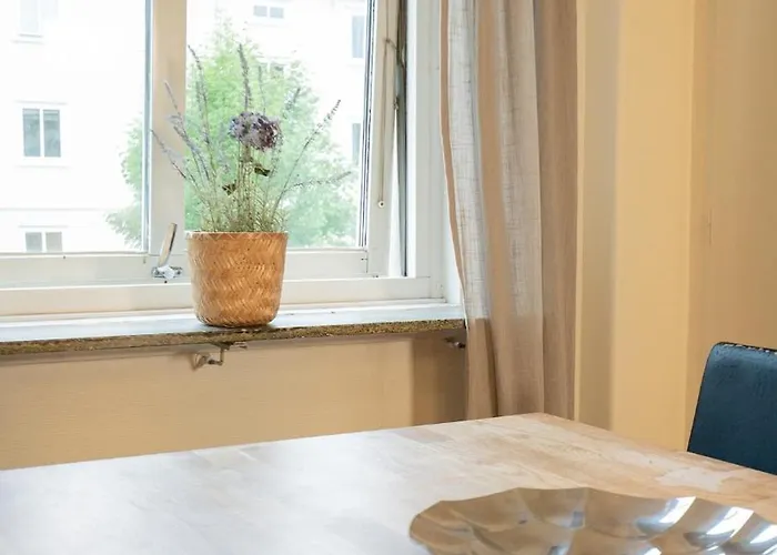 Large City-centre Apartamento