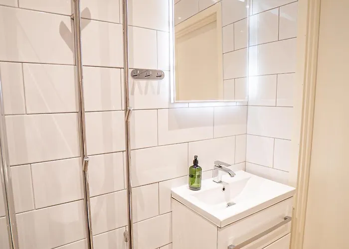 Apartment Spacious With Balcony Near Ullevi *