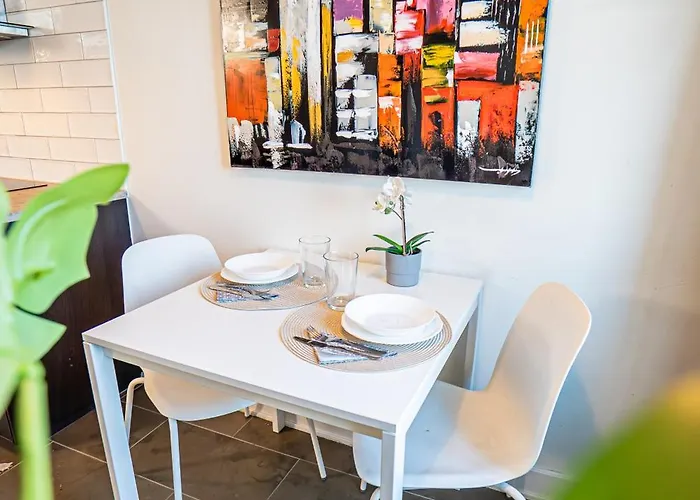 Apartment Spacious With Balcony Near Ullevi *