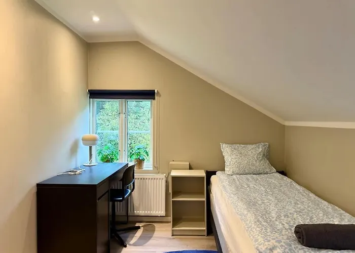 Workers Dream - 10 Bedroom - 14 Beds - Volvo