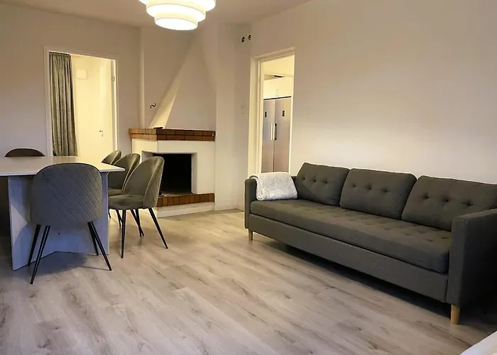 Workers - 4br - 8 Beds - Tv In Every - Parking