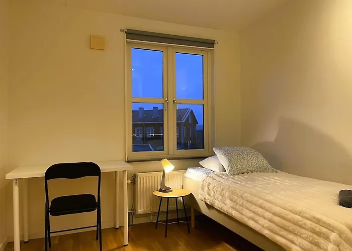 Three Floors Workers