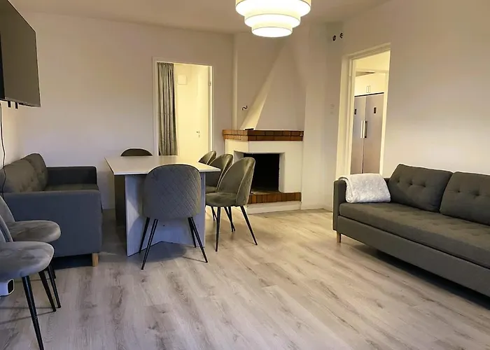 Workers - 4br - 8 Beds - Tv In Every - Parking