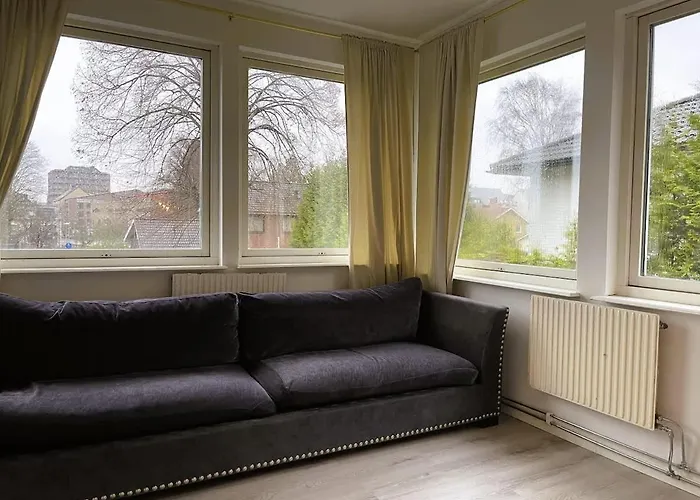 Workers - 4br - 8 Beds - Tv In Every - Parking Vakantiehuis *