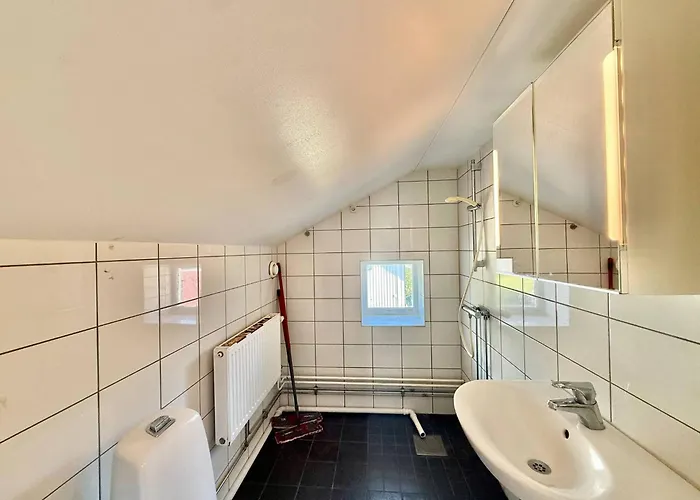 Workers • 19 Beds • 3 Kitchens • Volvo • Parking *