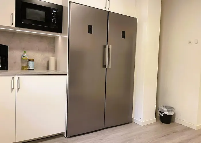 Workers - 4br - 8 Beds - Tv In Every - Parking Vakantiehuis