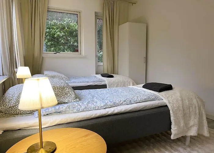 Workers - 4br - 8 Beds - Tv In Every - Parking Vakantiehuis