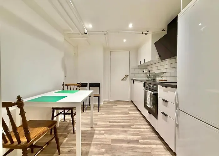 Workers Basement - 3 Bedroom - 6 Beds - 2 Baths - Parking - Volvo *