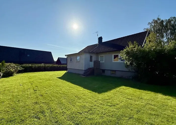 Perfect Workers - 11 Beds - 7 Bedroom - 2 Baths - Volvo *