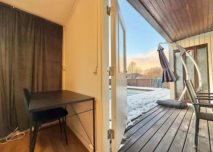 Workers House - 4 Bedroom - 7 Beds - Near Volvo - Desks ヨーテボリ