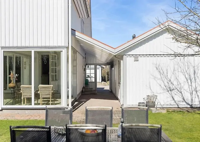 Workers - 7 Bedroom - 15 Beds - 3 Bath * Gotenburg