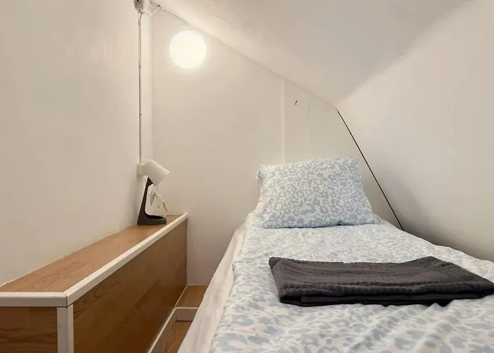 Workers - 2 Bedroom - Free Parking - Near Volvo Appartamento *