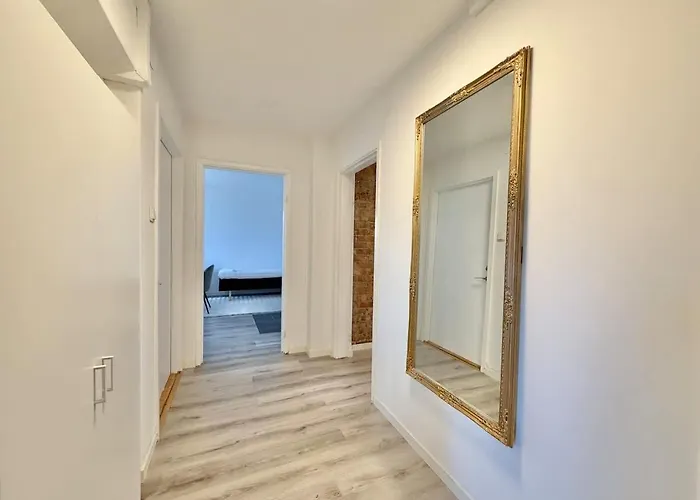 Workers - 3 Bedroom - 7 Beds - Tv In Each - Parking *