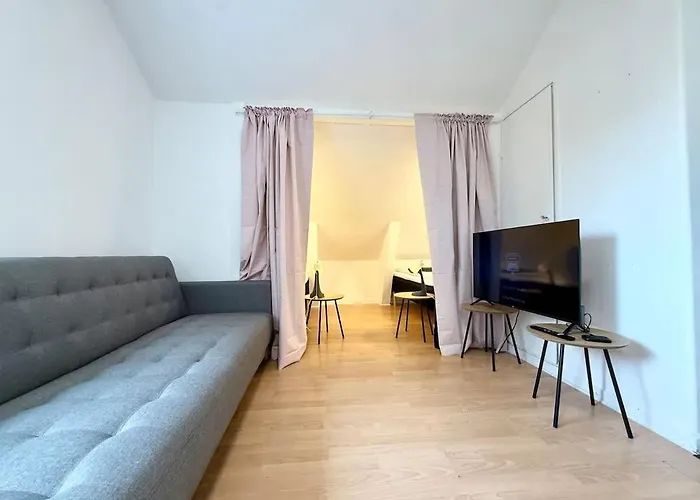 Workers - 2 Bedroom - Free Parking - Near Volvo Goteborg