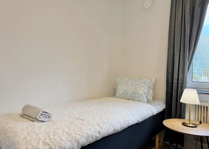 Apartament Workers - 3 Bedroom - 7 Beds - Tv In Each - Parking