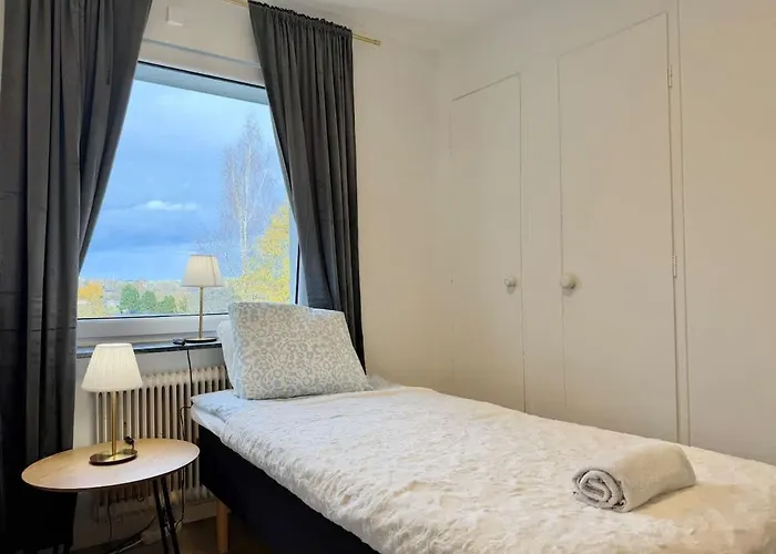 Apartament Workers - 3 Bedroom - 7 Beds - Tv In Each - Parking