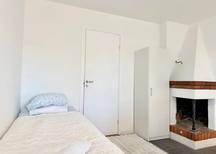 Apartament Workers - 3 Bedroom - 7 Beds - Tv In Each - Parking Göteborg