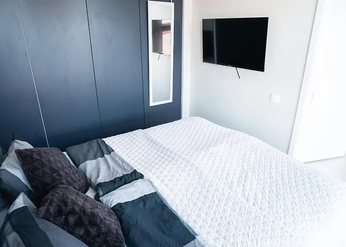 Floor With Rooftop, 1br In Great Location Appartement *