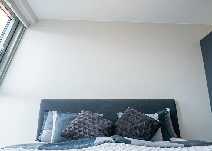 Floor With Rooftop, 1br In Great Location Göteborg