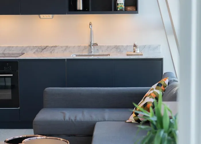 Appartement Floor With Rooftop, 1br In Great Location