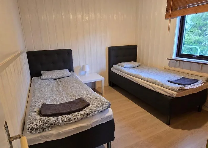 Spacious 7br With Parking For Large Groups