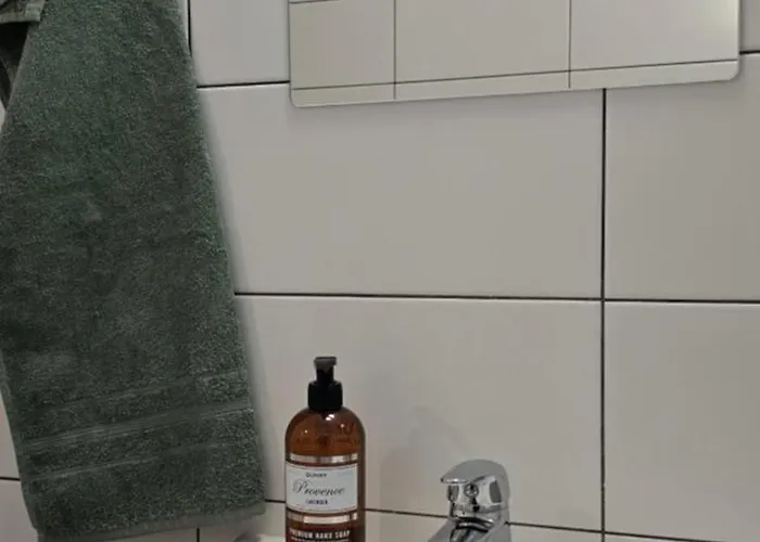 Spacious 7br With Parking For Large Groups Villa