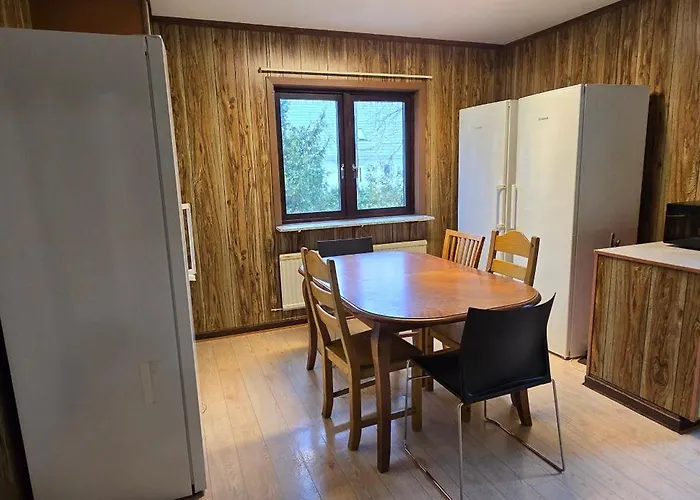 Spacious 7br With Parking For Large Groups