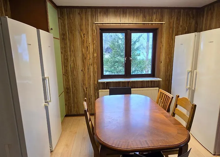 Spacious 7br With Parking For Large Groups