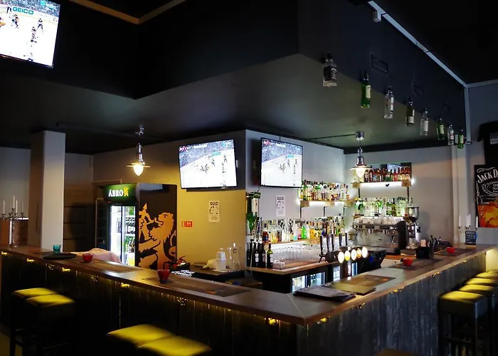 Vandrarhem Spoton & Sportsbar *