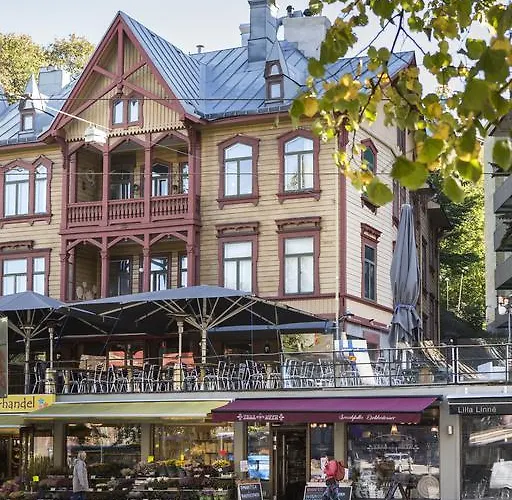 Linneplatsens & * Göteborg