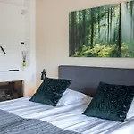 Otel Treetop Hangout & 3*
