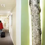 Slottsskogens Hostel *