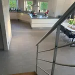 Modern Stor Nära Havet Och 10 Min Villa