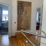 Modern Stor Nära Havet Och 10 Min Göteborg
