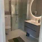 Modern Stor Nära Havet Och 10 Min Göteborg