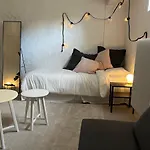 Spacious & Affordable Stay, 8 Sleeps With Garden! *