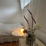 Spacious & Affordable Stay, 8 Sleeps With Garden! Διαμέρισμα *