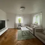 Grand With Great Location! Villa Gotemburgo